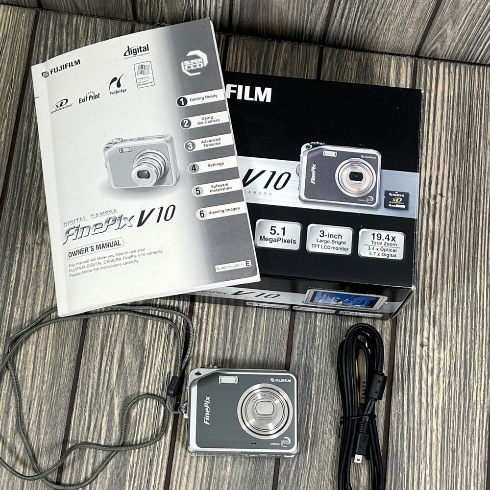 Fujifilm FinePix V10 Digital Camera Silver 5.1MP 3in LCD Retro Y2K